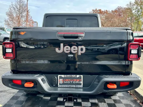 More photos of 2021 Jeep Gladiator Mojave 4x4 at Midwest Motors, IN