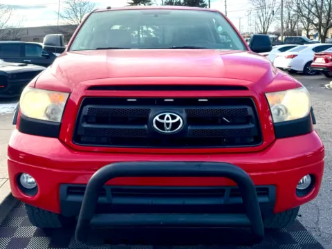 More photos of 2011 Toyota Tundra 4WD Truck Dbl 5.7L FFV V8 6-Spd AT (Natl) at Midwest Motors, IN