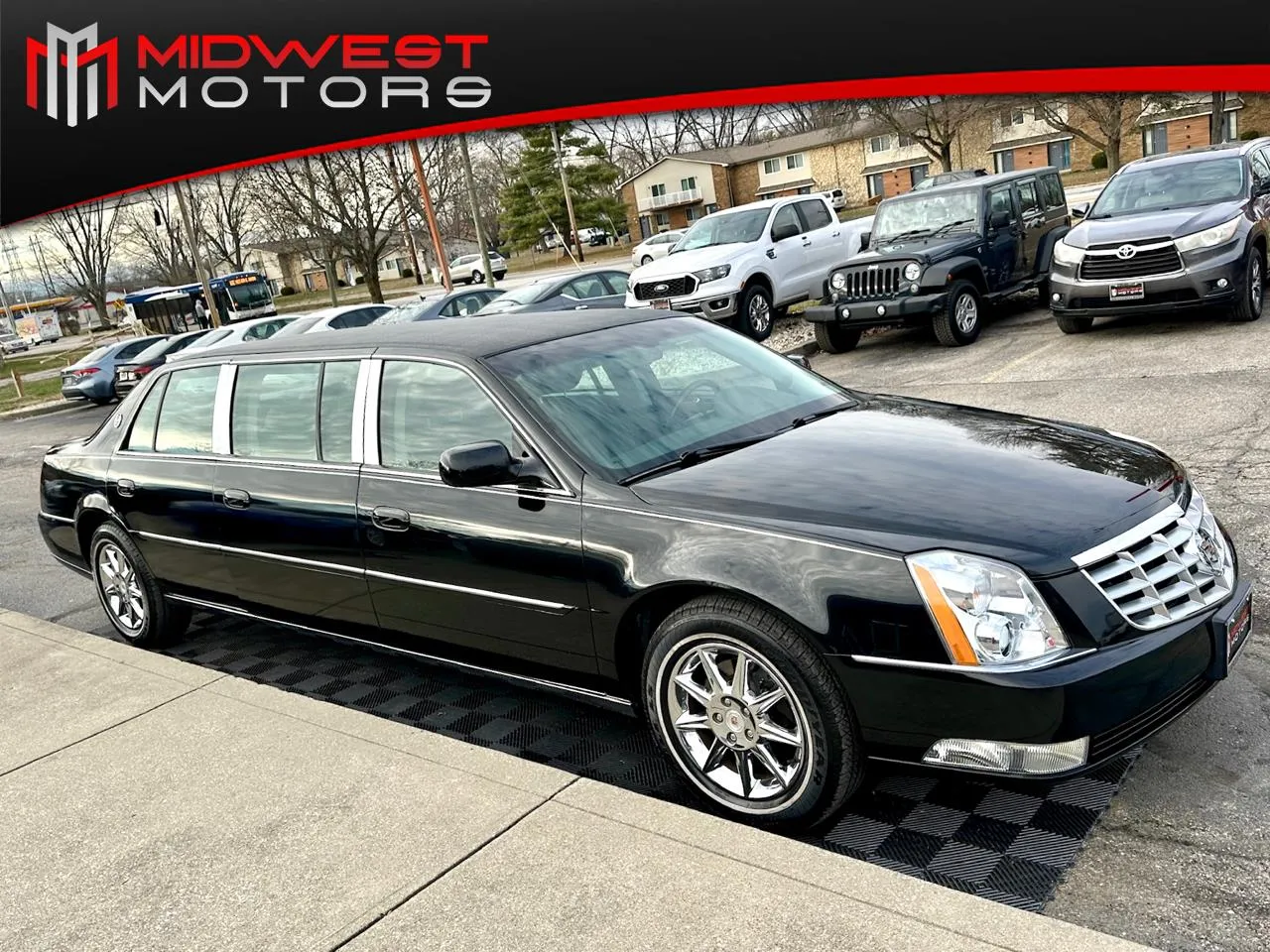 2011 Cadillac DTS Livery's photo