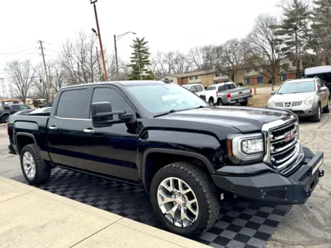Photos of 2018 GMC Sierra 1500 4WD Crew Cab 143.5 in SLT for sale in Indianapolis, IN at Midwest Motors