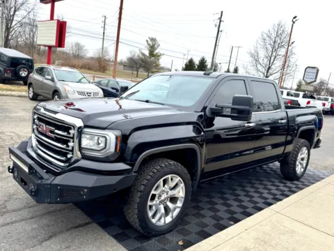 More photos of 2018 GMC Sierra 1500 4WD Crew Cab 143.5 in SLT at Midwest Motors, IN