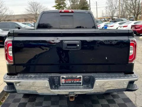 More photos of 2018 GMC Sierra 1500 4WD Crew Cab 143.5 in SLT at Midwest Motors, IN