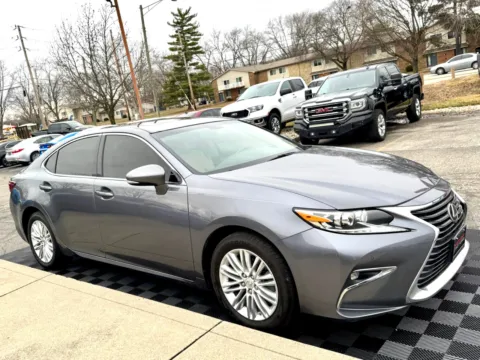 Photos of 2016 Lexus ES 350 4dr Sdn for sale in Indianapolis, IN at Midwest Motors