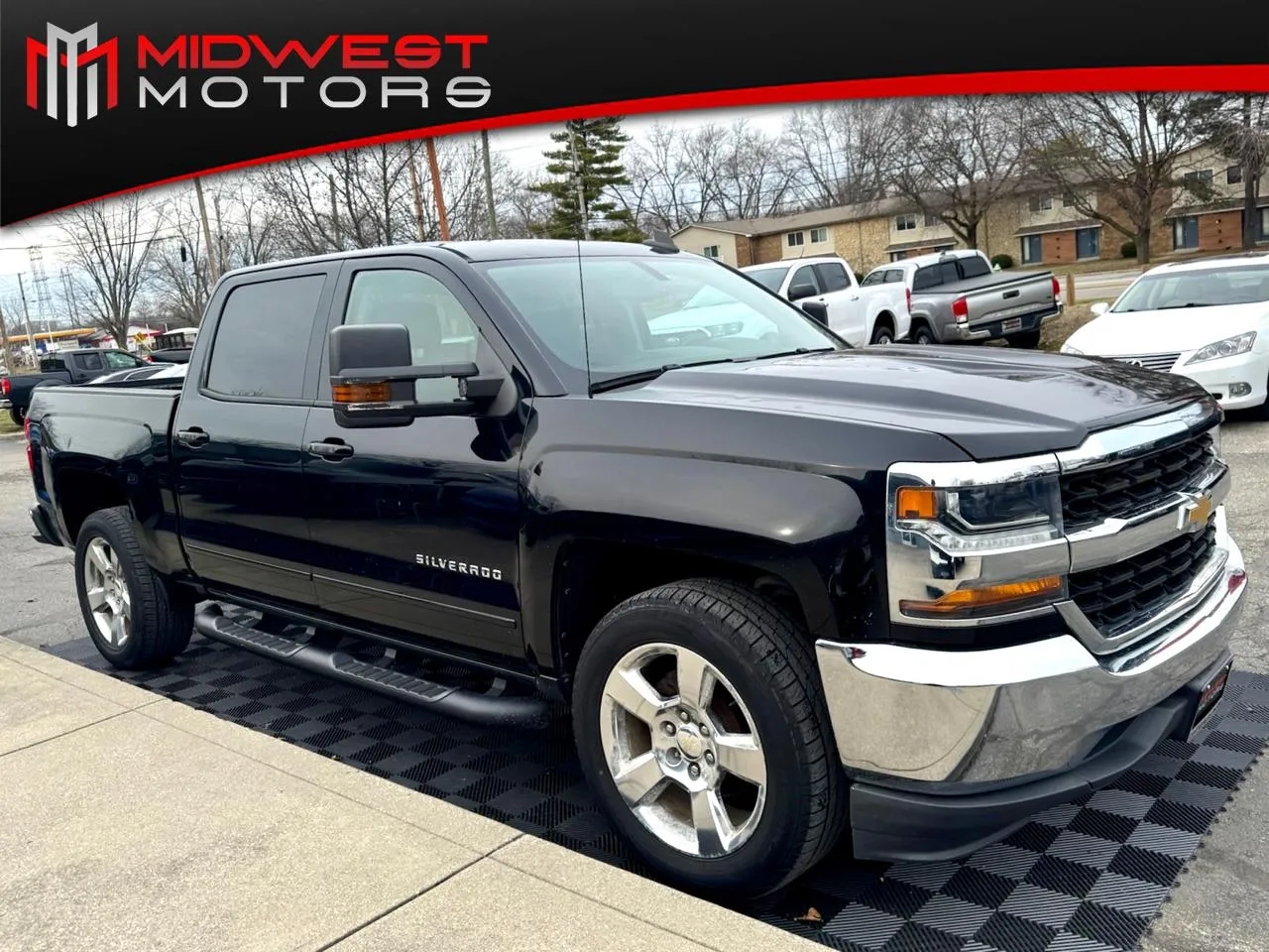 Black 2017 Chevrolet Silverado 1500 2WD Crew Cab 143.5 in LT w/1LT for sale in Indianapolis, IN