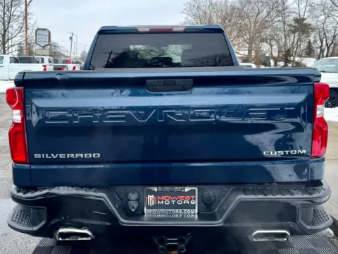 More photos of 2020 Chevrolet Silverado 1500 4WD Crew Cab 147 in Custom Trail Boss at Midwest Motors, IN