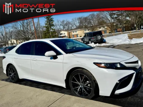 White 2022 Toyota Camry SE Auto (Natl) for sale in Indianapolis, IN