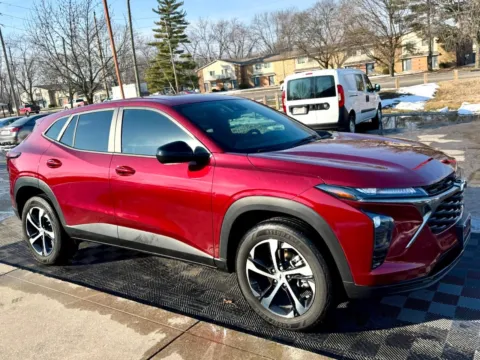 Photos of 2025 Chevrolet Trax FWD 4dr 1RS for sale in Indianapolis, IN at Midwest Motors