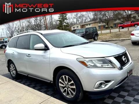 Silver 2014 Nissan Pathfinder 4WD 4dr SV for sale in Indianapolis, IN
