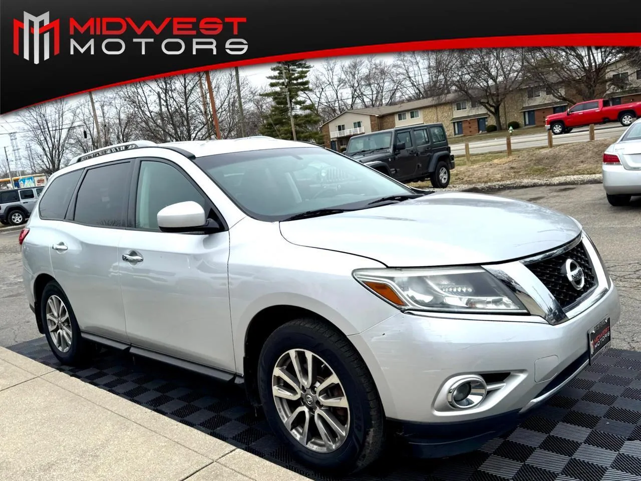 Silver 2014 Nissan Pathfinder 4WD 4dr SV for sale in Indianapolis, IN