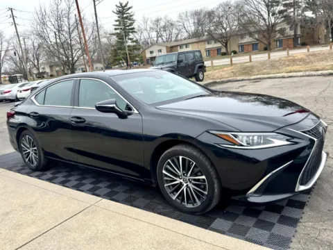 Photos of 2023 Lexus ES 350 FWD for sale in Indianapolis, IN at Midwest Motors