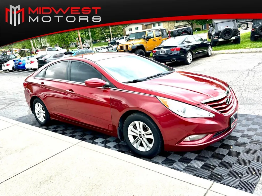 Used 2013 Hyundai Sonata 4dr Sdn 2.4L Auto GLS PZEV *Ltd Avail* for sale in  Indianapolis, IN at Midwest Motors | VIN: 5NPEB4AC0DH591083, image size:1024x768