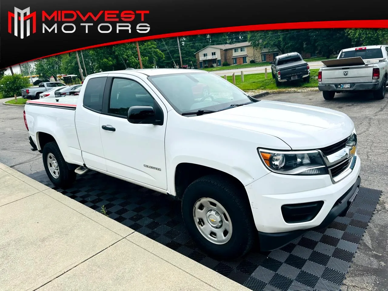 White 2018 Chevrolet Colorado 2WD Ext Cab 128.3 in Work Truck for sale in Indianapolis, IN