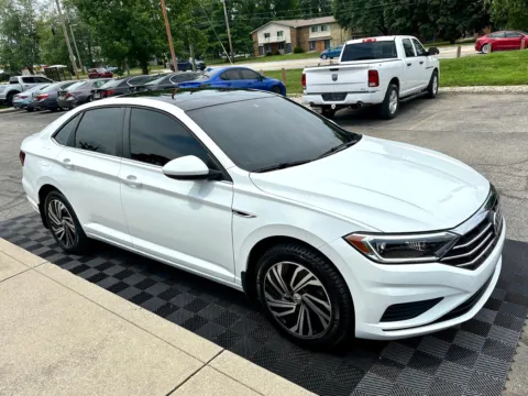 Photos of 2021 Volkswagen Jetta SEL Auto for sale in Indianapolis, IN at Midwest Motors