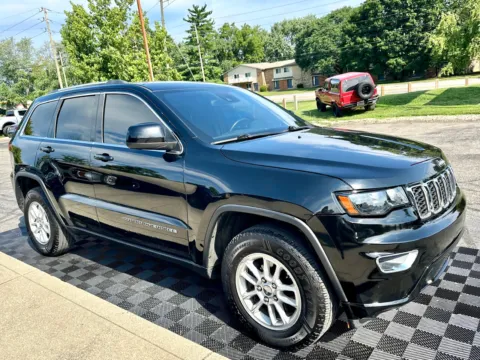 Photos of 2020 Jeep Grand Cherokee Altitude 4x4 for sale in Indianapolis, IN at Midwest Motors