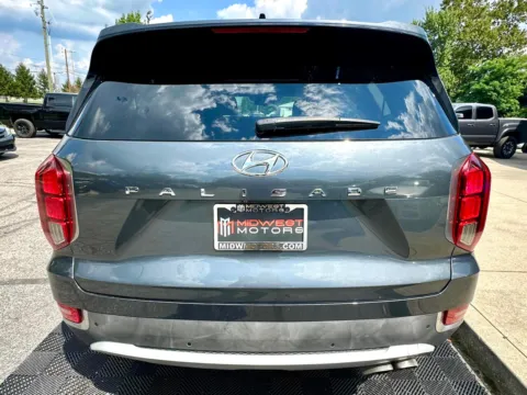 More photos of 2021 Hyundai Palisade SEL FWD at Midwest Motors, IN