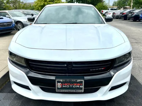More photos of 2022 Dodge Charger SXT RWD at Midwest Motors, IN