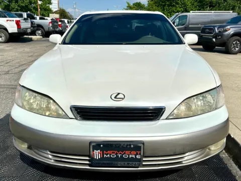 More photos of 1999 Lexus ES 300 Luxury Sport Sdn 4dr Sdn at Midwest Motors, IN