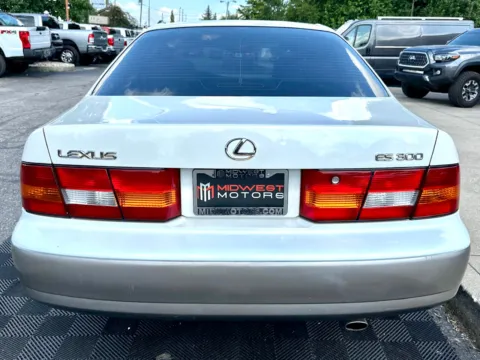 More photos of 1999 Lexus ES 300 Luxury Sport Sdn 4dr Sdn at Midwest Motors, IN