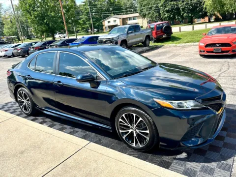 Photos of 2018 Toyota Camry SE Auto (Natl) for sale in Indianapolis, IN at Midwest Motors