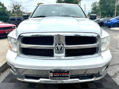 More photos of 2012 RAM 1500 2WD Crew Cab 140.5 in SLT at Midwest Motors, IN