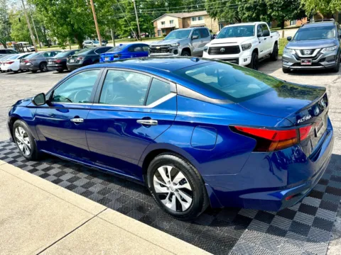 Another view of 2019 Nissan Altima 2.5 S Sedan for sale in Indianapolis, IN at Midwest Motors