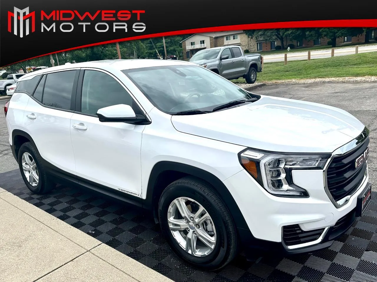 White 2024 GMC Terrain FWD 4dr SLE for sale in Indianapolis, IN