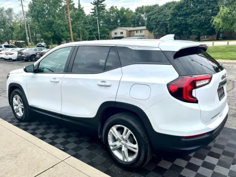 Another view of 2024 GMC Terrain FWD 4dr SLE for sale in Indianapolis, IN at Midwest Motors