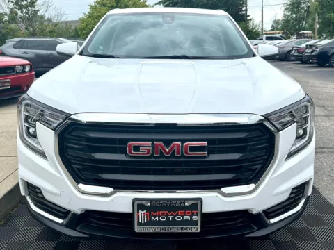 More photos of 2024 GMC Terrain FWD 4dr SLE at Midwest Motors, IN