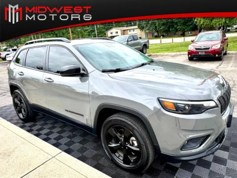 Gray 2023 Jeep Cherokee Altitude Lux 4x4 for sale in Indianapolis, IN