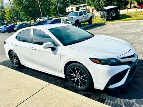 Photos of 2021 Toyota Camry SE Auto AWD (Natl) for sale in Indianapolis, IN at Midwest Motors