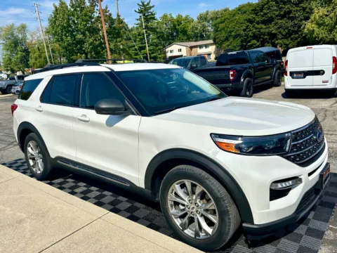 Photos of 2022 Ford Explorer XLT RWD for sale in Indianapolis, IN at Midwest Motors
