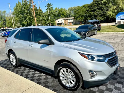 Photos of 2018 Chevrolet Equinox AWD 4dr LS w/1LS for sale in Indianapolis, IN at Midwest Motors