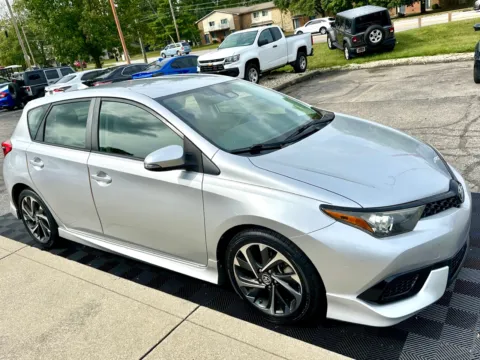 Photos of 2018 Toyota Corolla iM CVT (Natl) for sale in Indianapolis, IN at Midwest Motors