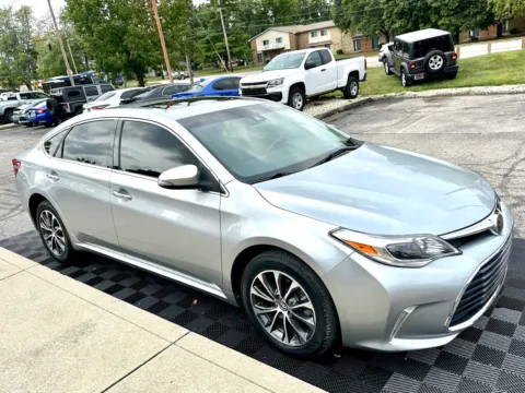 More photos of 2018 Toyota Avalon XLE Premium (Natl) at Midwest Motors, IN
