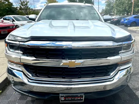 More photos of 2018 Chevrolet Silverado 1500 2WD Double Cab 143.5 in LT w/1LT at Midwest Motors, IN