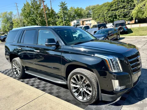 Photos of 2019 Cadillac Escalade 4WD 4dr Luxury for sale in Indianapolis, IN at Midwest Motors