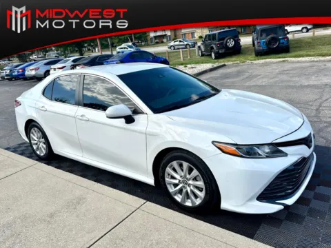 White 2019 Toyota Camry LE for sale in Indianapolis, IN