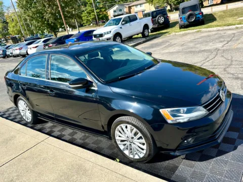 Photos of 2016 Volkswagen Jetta Sedan 4dr Auto 1.8T SEL PZEV for sale in Indianapolis, IN at Midwest Motors
