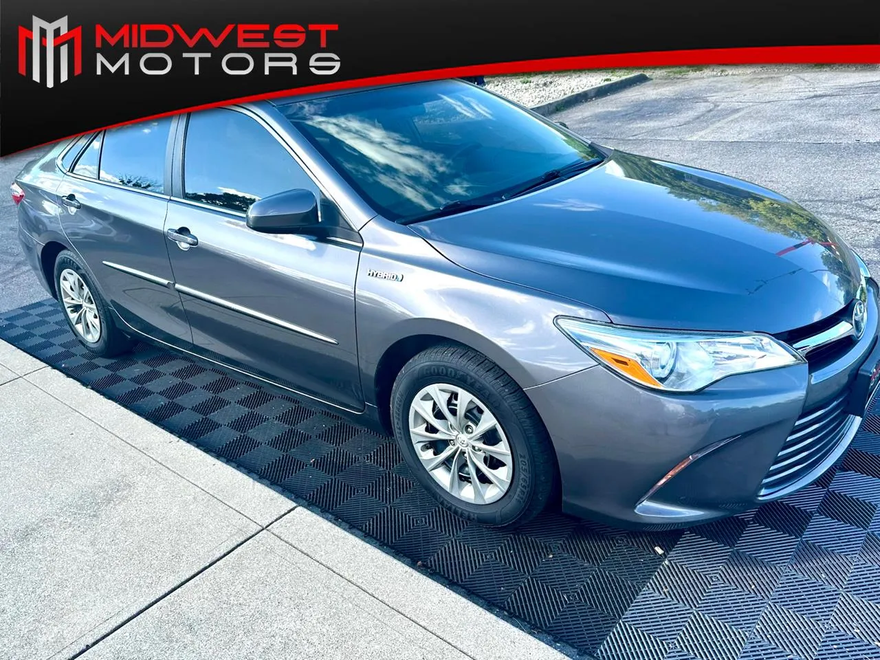 Gray 2016 Toyota Camry Hybrid 4dr Sdn LE (Natl) for sale in Indianapolis, IN