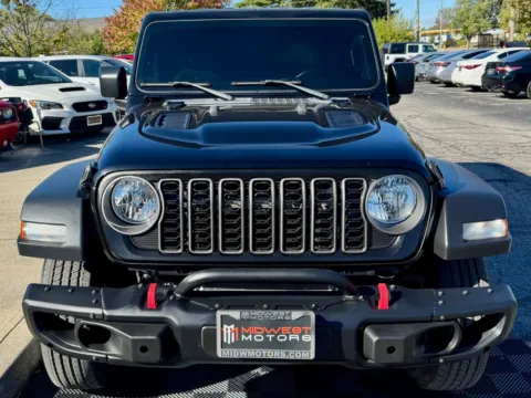 More photos of 2022 Jeep Wrangler Unlimited Sport S 4x4 at Midwest Motors, IN