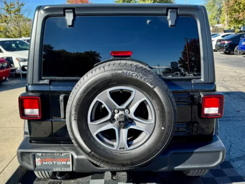 More photos of 2022 Jeep Wrangler Unlimited Sport S 4x4 at Midwest Motors, IN