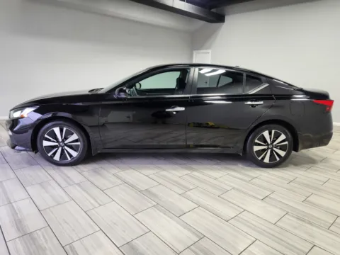 Photos of 2022 Nissan Altima 2.5 SV for sale in Cinnaminson, NJ at Majestic Automotive Group