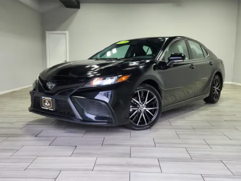Black 2024 Toyota Camry SE for sale in Cinnaminson, NJ