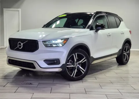 White 2021 Volvo XC40 R-Design for sale in Cinnaminson, NJ