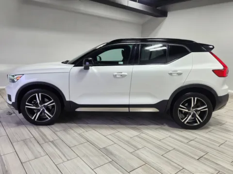 Photos of 2021 Volvo XC40 R-Design for sale in Cinnaminson, NJ at Majestic Automotive Group