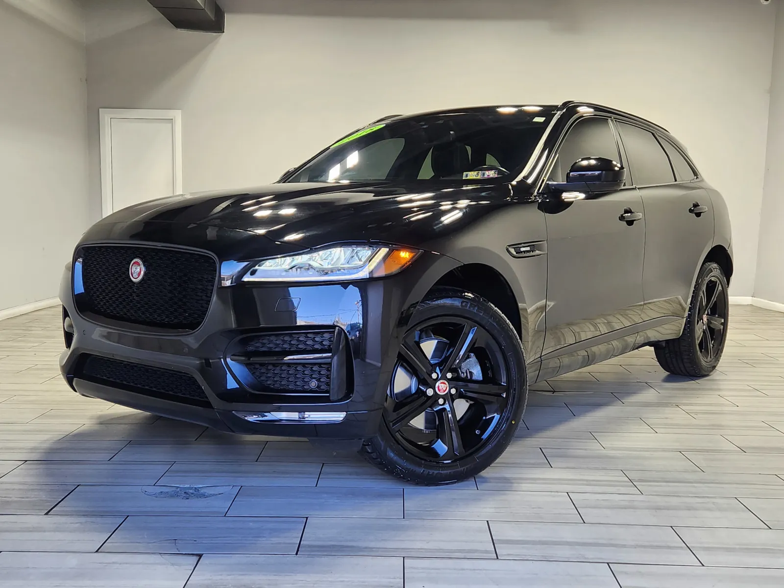 Gray 2018 Jaguar F-PACE 30t R-Sport for sale in Cinnaminson, NJ