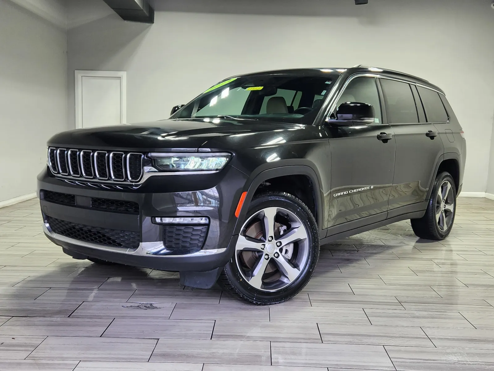 Green 2023 Jeep Grand Cherokee L Limited for sale in Cinnaminson, NJ