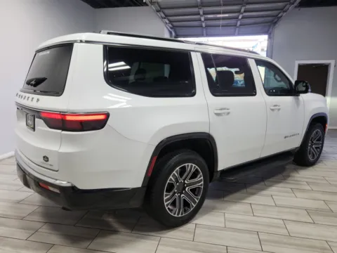 More photos of 2024 Jeep Wagoneer Series II at Majestic Automotive Group, NJ