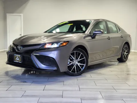 Gray 2024 Toyota Camry SE for sale in Cinnaminson, NJ