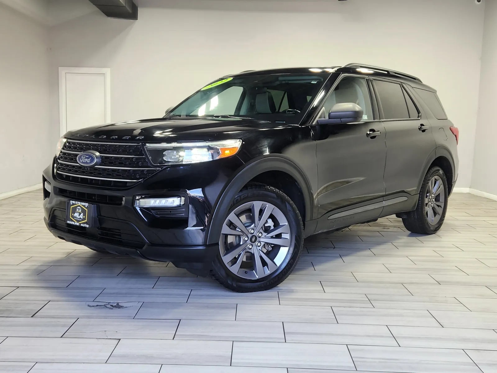 Black 2021 Ford Explorer XLT for sale in Cinnaminson, NJ